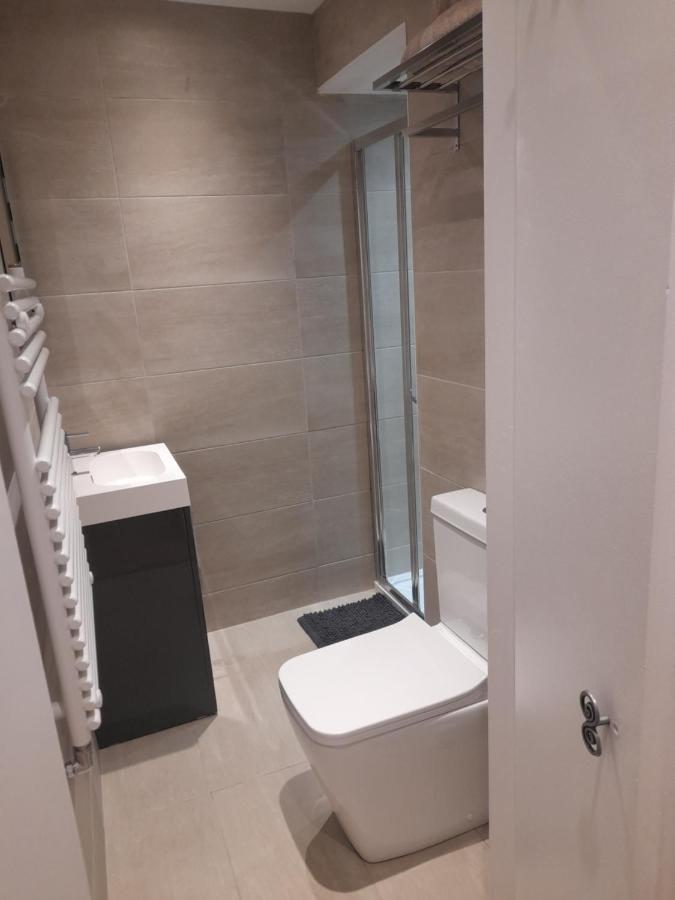 Lovely Home With Full En-Suite Double Bed Rooms Reading Exterior photo
