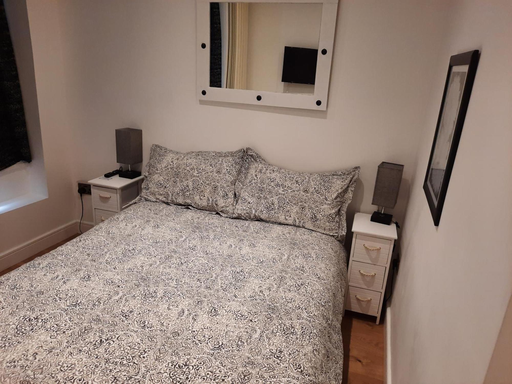 Lovely Home With Full En-Suite Double Bed Rooms Reading Exterior photo